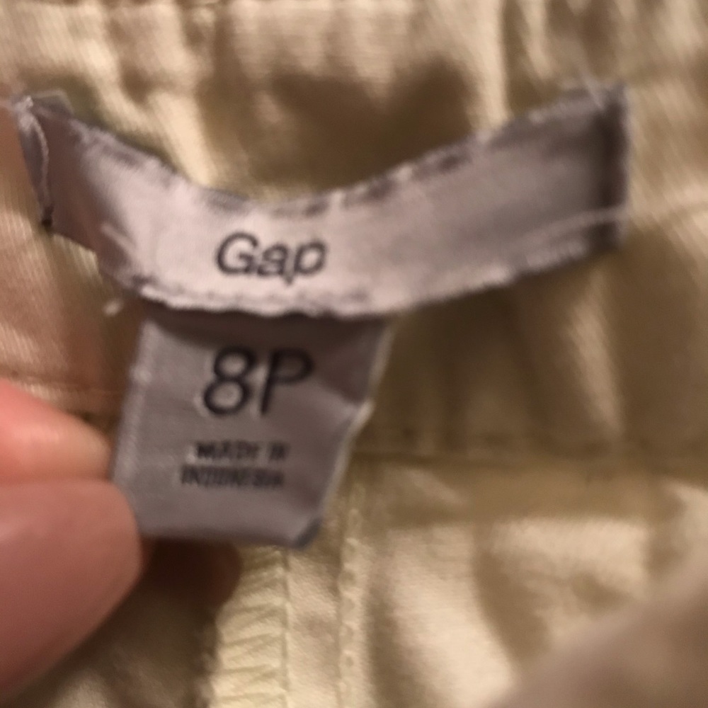 Gap light yellow shorts